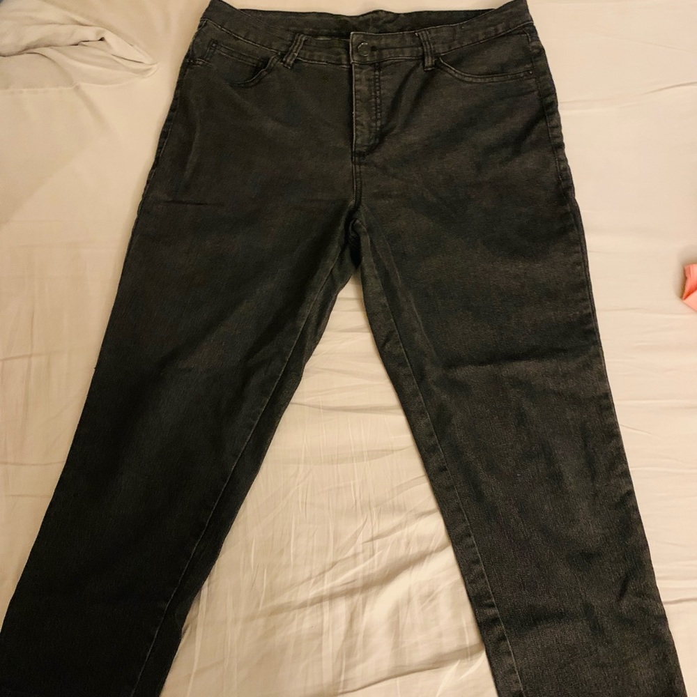 Women’s Basic Editions straight leg cropped jeans size 12